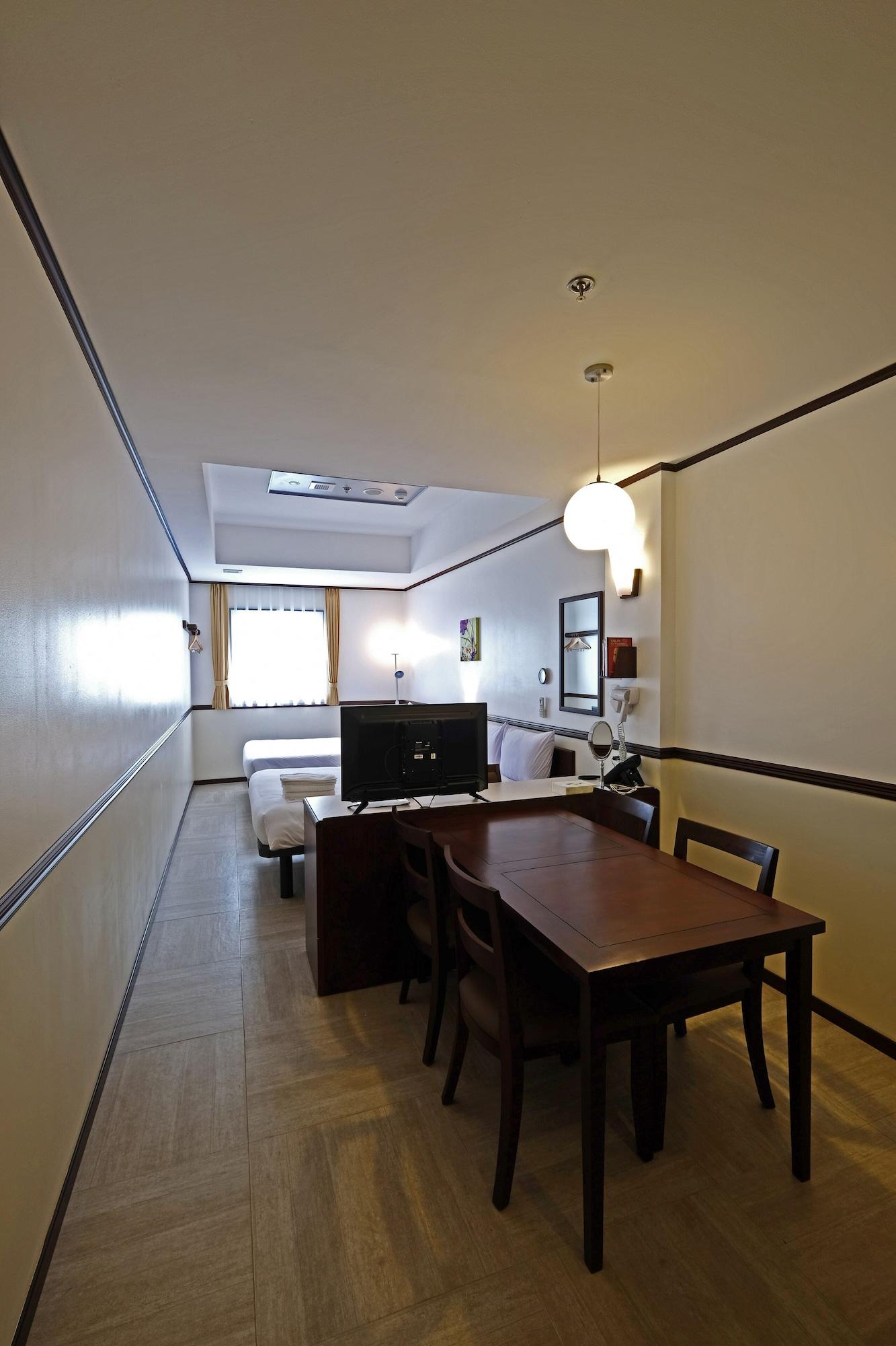 Toyoko Hotel 3*
